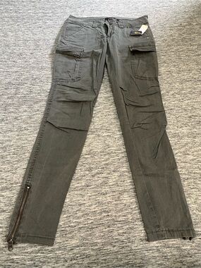 NWT - Buffalo David Bitton Ladies Grey Cargo Pants Skinny Leg Size 27